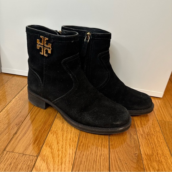 Tory Burch Black Eloise Flat Bootie Distressed Crosta Suede — Size 6 - Picture 5 of 12